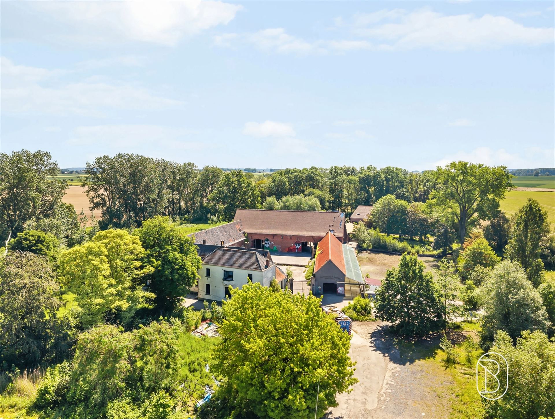 Prachtige vierkantshoeve met uitbatingspotentieel! - foto 4