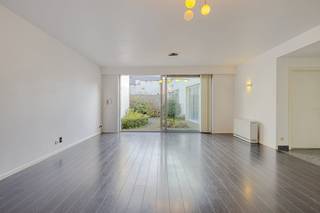 Dit appartement te Pastoor Vandenhoudtstraat 3 in Kapellen geniet talloze troeven zoals recente badkamer en keuken en een grote leefruimte...