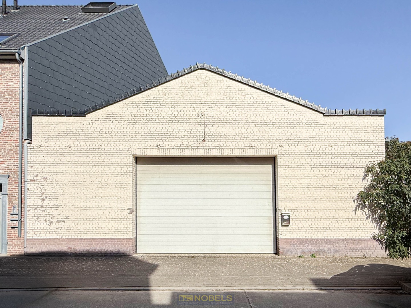 Te koop, veelzijdig pand met woonst, magazijn (260m²) en 2 huisnummers te Zottegem - foto 2