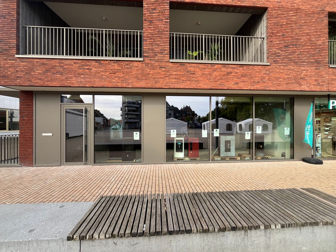 Nieuwbouw handelsruimte van 82 m² in het centrum van Hamme - foto 1