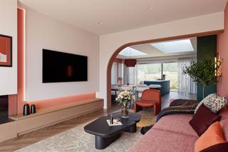 Halfopen bebouwing van 200m² met renovatiepotentieel en grote tuin van 20a92 te Kermt. Belangrijkste troeven:- Centrale ligging- Grote tuin van 20a92...