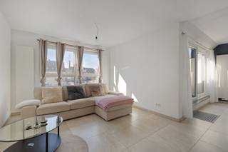 Ben je op zoek naar een instapklaar appartement in het centrum van Denderleeuw op wandelafstand van het station? Zoek niet verder! Dit appartement...