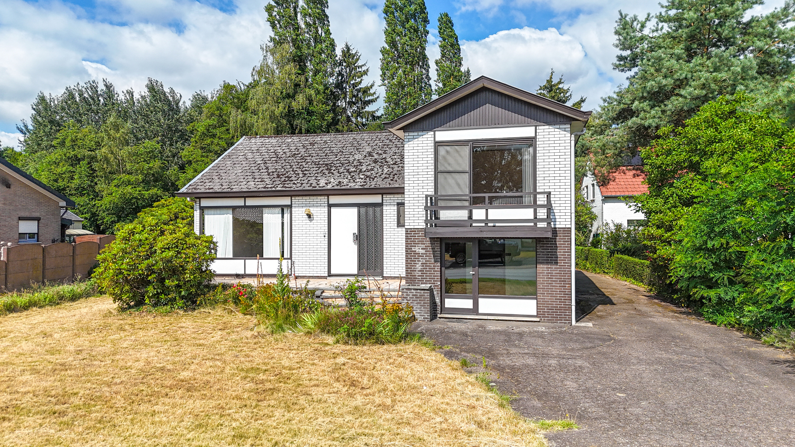 Ruime split-levelwoning met 3 slaapkamers op groot perceel! - foto 1
