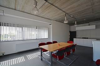 Terbeschikkingstelling kantoorruimte van 103m² te LierdeDeze kantoorruimte is gelegen in het BEDRIJVENPARK "WOLFSVELD" te Lierde. Deze kantoorruimtes...