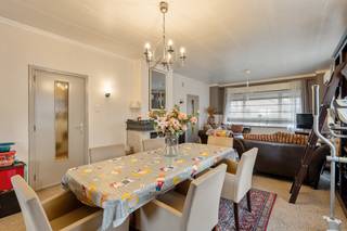 Authentieke woning met grote tuin, ruime indeling en renovatiemogelijkheden in het hart van Wezel (Mol) 🌿🏡✨In het gezellige Wezel (Mol) vind je...