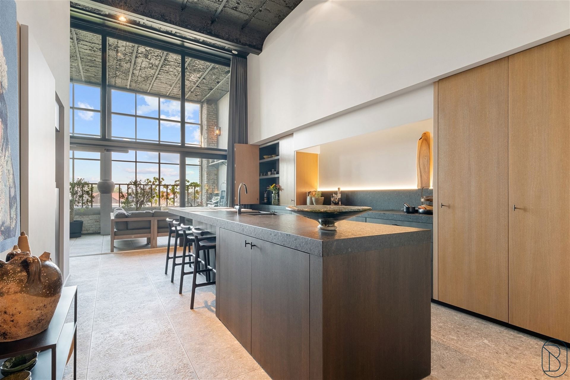 EXCLUSIVE LOFT with beautiful COVERED TERRACE! - photo 4