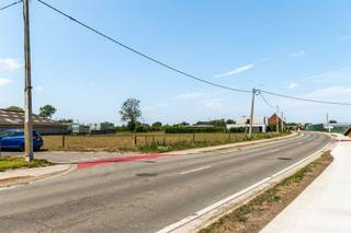 <p><span>Knap perceel grond voor open bebouwing, gelegen op een gunstige locatie te Putte.</span></p><p><span> </span></p><p><span>Dit mooie, perfect zuidwest georiënteerde perceel met oppervlakte 823 m² biedt de mogelijkheid om een eigen woning te ontwerpen met volgende vormvereisten: voorgevel +- 13m, bouwdiepte maximaal 17m op het gelijkvloers.</span></p><p><span> </span></p><p><span>De grond is uiterst gunstig gelegen in een landelijke omgeving nabij het dorpscentrum van Putte, met scholen, winkels en openbaar vervoer op fietsafstand. Een vlotte bereikbaarheid is gegarandeerd dankzij de centrale ligging.</span></p><p><span> </span></p><p><span>Vrijblijvende informatie te verkrijgen via 015/755 444 of info@immovercammen.be .</span></p><p><span> </span></p>