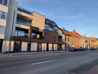 Dit nieuwbouwappartement is gelegen op de eerste verdieping van Residentie Ribera, een kleinschalige residentie langs de Oostendelaan te...