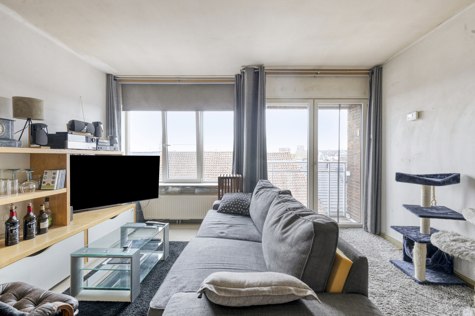 Gezellig instapklaar appartement met ondergrondse standplaats ! - foto 3