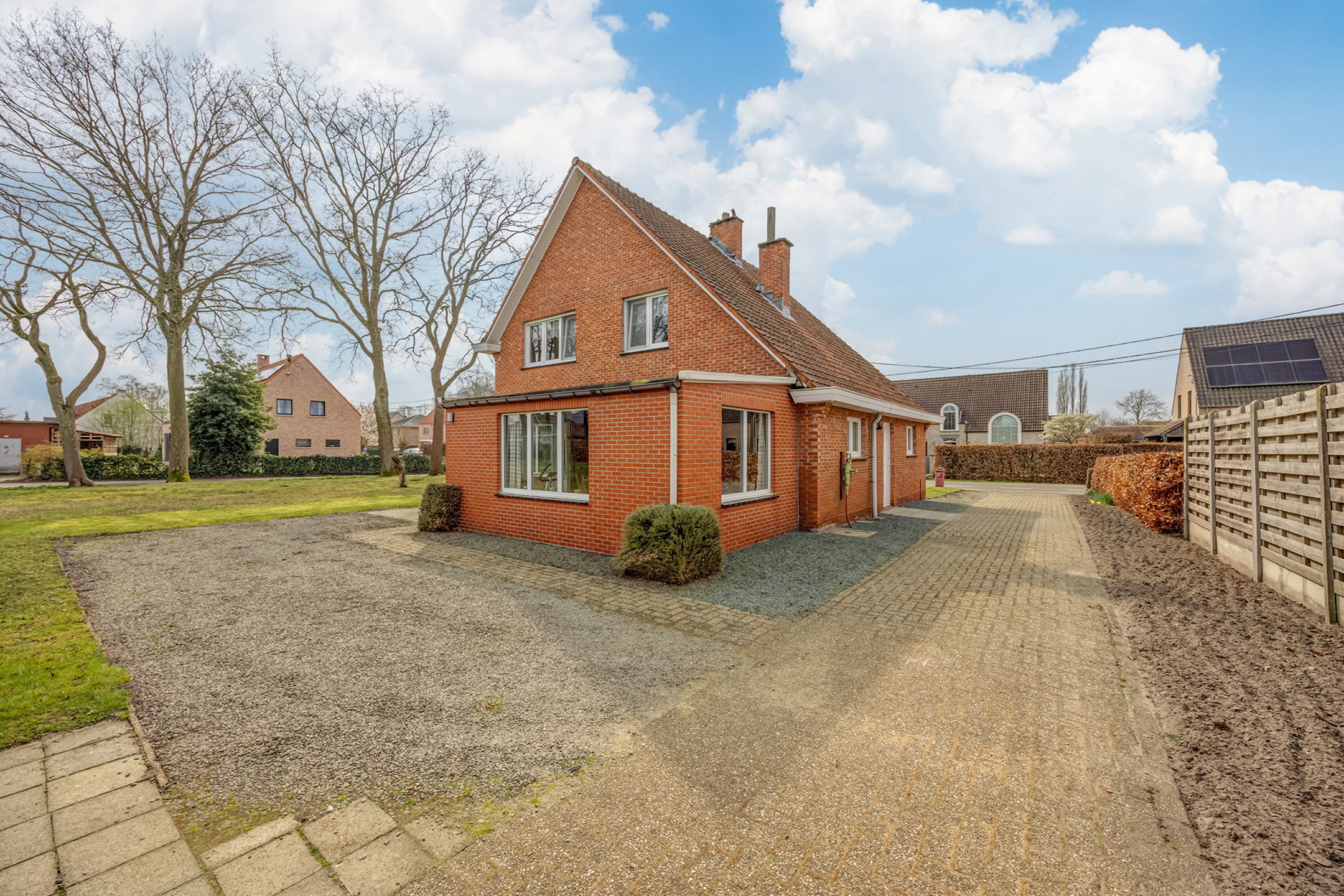 Steeds goed onderhouden woning met vele mogelijkheden - foto 2