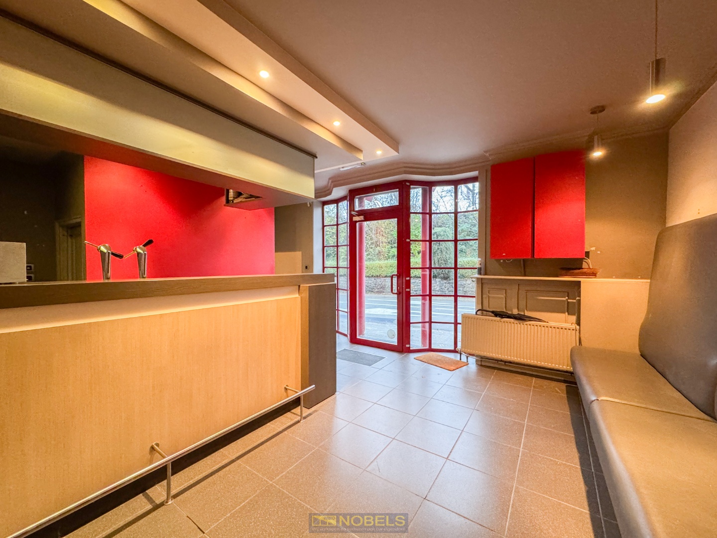 Te koop, veelzijdig handelspand met privatieve woonst op toplocatie nabij het station van Zottegem! - foto 5