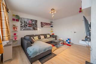 Vous cherchez la combinaison parfaite entre un logement confortable et un emplacement stratégique ? Albert Immo vous présente cet appartement...