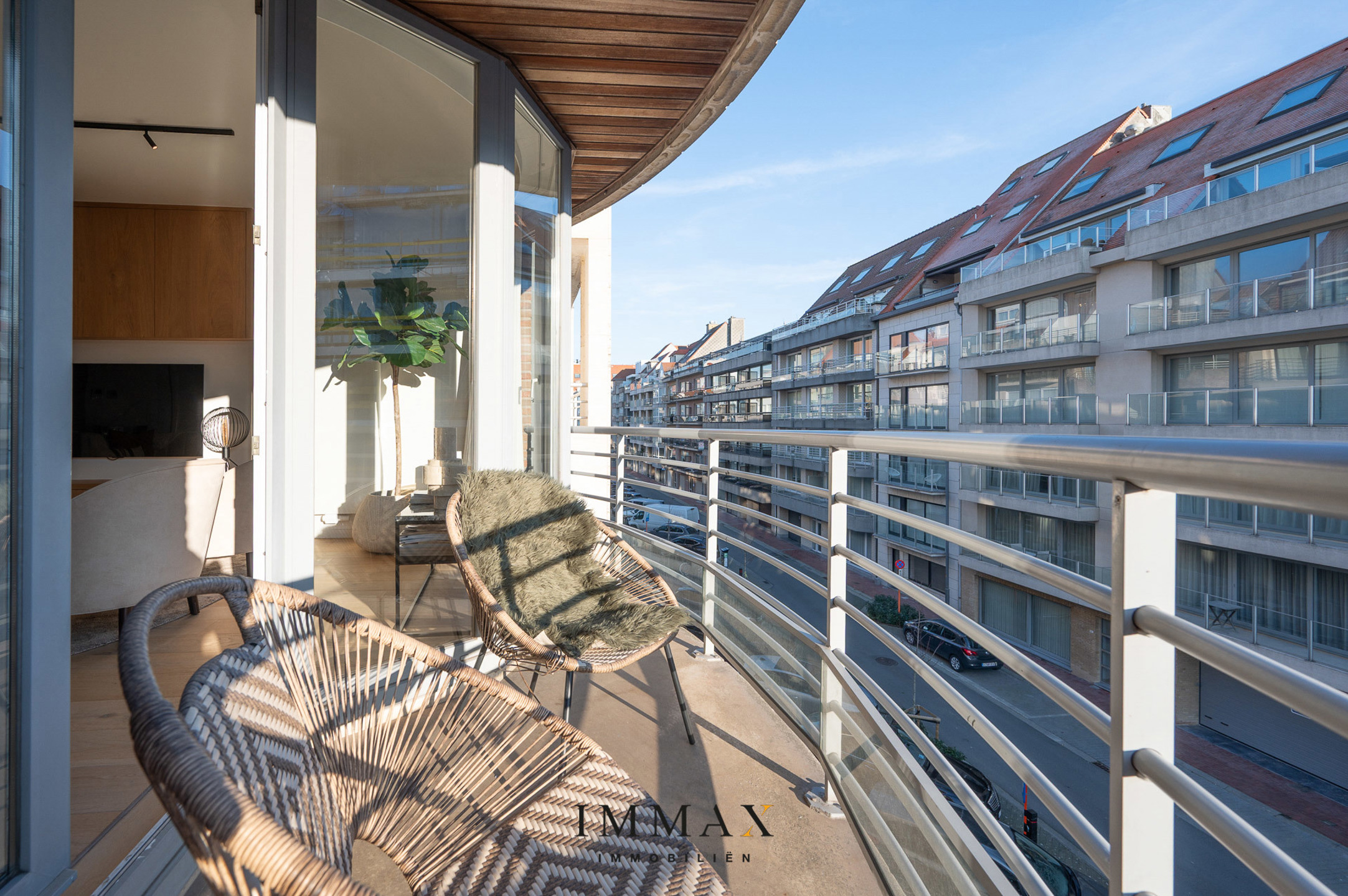 Prachtig gerenoveerd 3SLK-appartement gelegen vlakbij het Rubensplein en de zee - foto 1