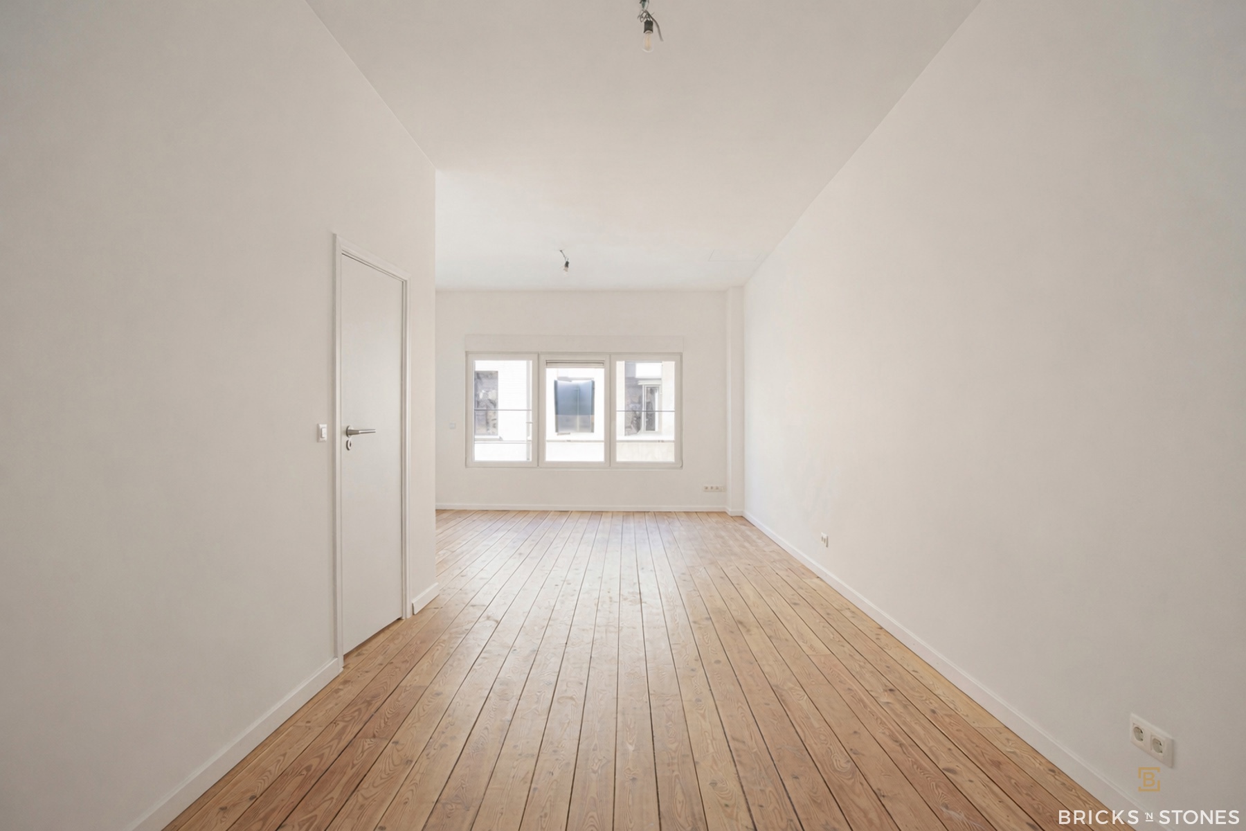 Gerenoveerd, lichtrijk 2-slaapkamer appartement  - foto 2