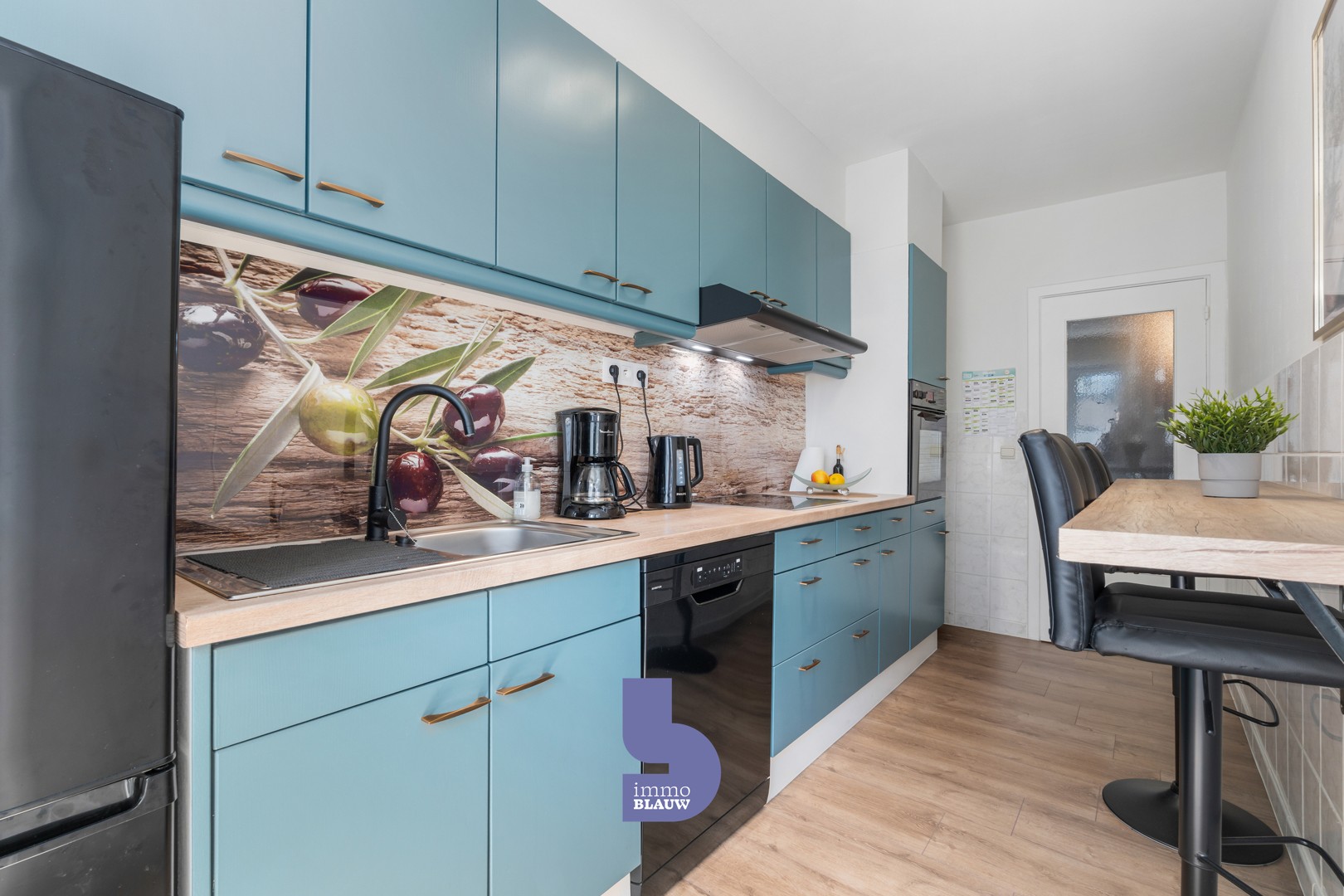 Instapklaar en volledig gerenoveerd appartement op slechts 50 meter van het strand! - foto 4