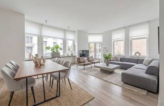 Bent u op zoek naar een appartement met potentieel op een centrale ligging in Aalst? Dan is dit appartement op de eerste verdieping zeker...