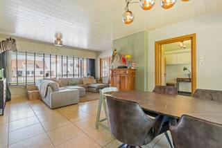 De woning ligt op een boogscheut van de Nederlandse grens. Dit maakt de locatie niet alleen ideaal voor grenspendelaars, maar zorgt ook voor...