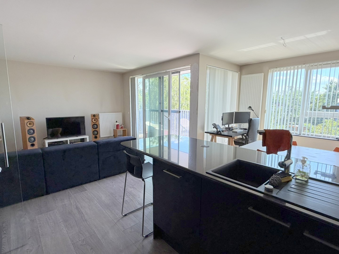 Ruim appartement met 2 slpk, kelder en autostaanplaats - foto 4