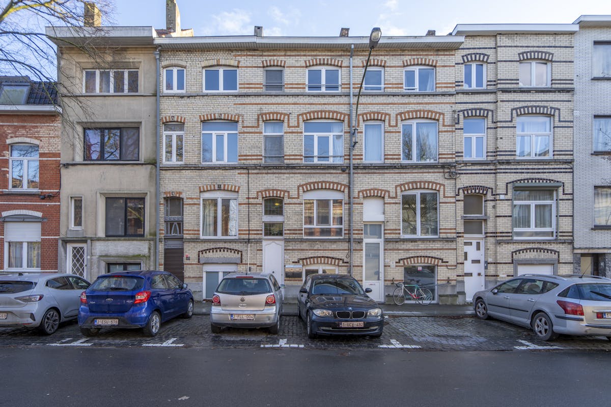 Centraal gelegen kangoeroewoning met twee aparte woonunits te Kortrijk - foto 1