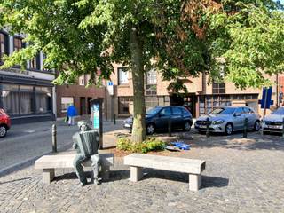 Op zoek naar een commercieel pand op een toplocatie? Dit instapklare handelspand is uitstekend gelegen, nabij de Sint-Vincentiuskerk, op...