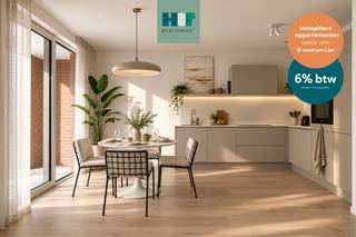<span>BEZOEK DE NIEUWE MODELWONING EN INGERICHTE APPARTEMENTEN – 6% btw mogelijk</span><br /><br />Deze fantastische, gezellige en eigentijdse duplex combineert ruimte met een kwalitatieve afwerking. Het appartement beschikt over drie mooie slaapkamers, waaronder een master bedroom met ensuite badkamer en dressing.<br />De ruime leefruimte met open leefkeuken geeft uit op het zuidgerichte terras, waar u volop kan genieten van de zon. De duplex is volledig uitgerust met vloerverwarming, aangestuurd via een energiezuinige lucht/water warmtepomp.<br />Verder zijn er twee ingerichte badkamers met douche, twee toiletten en een praktische berging. Dankzij de aluminium raamprofielen en de hoogwaardige thermische en akoestische isolatie bent u verzekerd van optimaal wooncomfort en een gunstig E-peil.<br /><br /><span>We nodigen je uit om wonen op zijn best te ervaren. Ontdek de <strong>nieuwe ruime modelwoningen (4 slpk) en verschillende ingerichte appartementen</strong>, midden in het autovrije binnengebied. Ook de <strong>tuin, een rustige oase in de stad,</strong> wordt momenteel volop aangelegd. Ruimte, rust, licht en comfort staan deze keer centraal, precies zoals wonen in Hof Berlamuze bedoeld is.</span><br /><br /><span>Wonen in het centrum van Lier, vlak bij de groene site van de Podiumacademie en de Sint-Gummaruskerk? Het kan in Hof Berlamuze, een duurzaam nieuwbouwproject in een groene, autovrije en rustige oase. Een ideale woonplek voor wie rust en groen zoekt, zonder het stadscentrum van Lier los te laten. Met de eerste bewoners die hier al thuis zijn, leeft Hof Berlamuze vandaag meer dan ooit. </span><br /><span>Bezoek nu vrijblijvend de modelwoningen en -appartementen en ervaar zelf de hoogwaardige afwerking en het wooncomfort in deze inspirerende, nieuwe en rustige woonomgeving.</span><br /><br /><span>Dit project geniet van het verlaagde btw-tarief van 6% btw voor sloop en heropbouw (onder voorwaarden). Niet alleen wie een Hof Berlamuze appartement of woning koopt voor eigen bewoning, maar ook investeerders (particulier of vennootschap) kunnen nu van dit gunsttarief genieten. Goed voor een besparing van €33.000 tot wel €69.000. Info: <span>www.hofberlamuze.be/6btw</span>.</span><br /><br /><span>Hof Berlamuze telt zeven stijlvolle laagbouw woongebouwen, harmonieus ingepast in en rond een centraal binnenhof met veel groen en rust. Het aanbod is divers: van comfortabele appartementen met 1 slaapkamer tot ruime gezinswoningen met 4 slaapkamers.</span><br /><span>Hier woon je pal in het kloppende hart van Lier – waar cultuur en natuur samenkomen.</span><br /><br /><span>Info: www.hofberlamuze.be</span><br /><span>Een persoonlijke afspraak?</span><br /><span>www.hofberlamuze.be/maak-afspraak/ - wonen@fidesinvest.be - t 03 232 54 00</span><br /><br />Info? www.hofberlamuze.be. Een afspraak? www.hofberlamuze.be/maak-afspraak/ - wonen@fidesinvest.be - t 03 232 54 00.