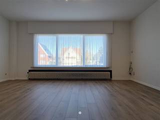 SINT NIKLAAS - Vous êtes à la recherche d'un appartement spacieux et facile d'accès avec un garage et un sous-sol spacieux ?Ce bien est peut-être...