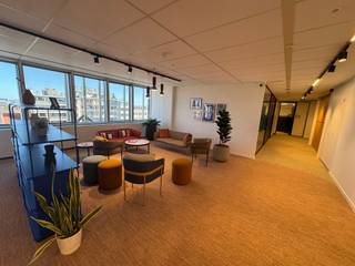 The "Brand Whitlock 87-93" is a modern high standard building, fully air-conditioned, with a marvellous facade and excellent visibility. Close to...