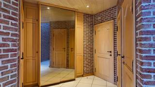 In de rustige Rohoek te Zomergem bevindt zich deze ruime alleenstaande woning in charmante fermettestijl. Dankzij de zeer landelijke ligging geniet...