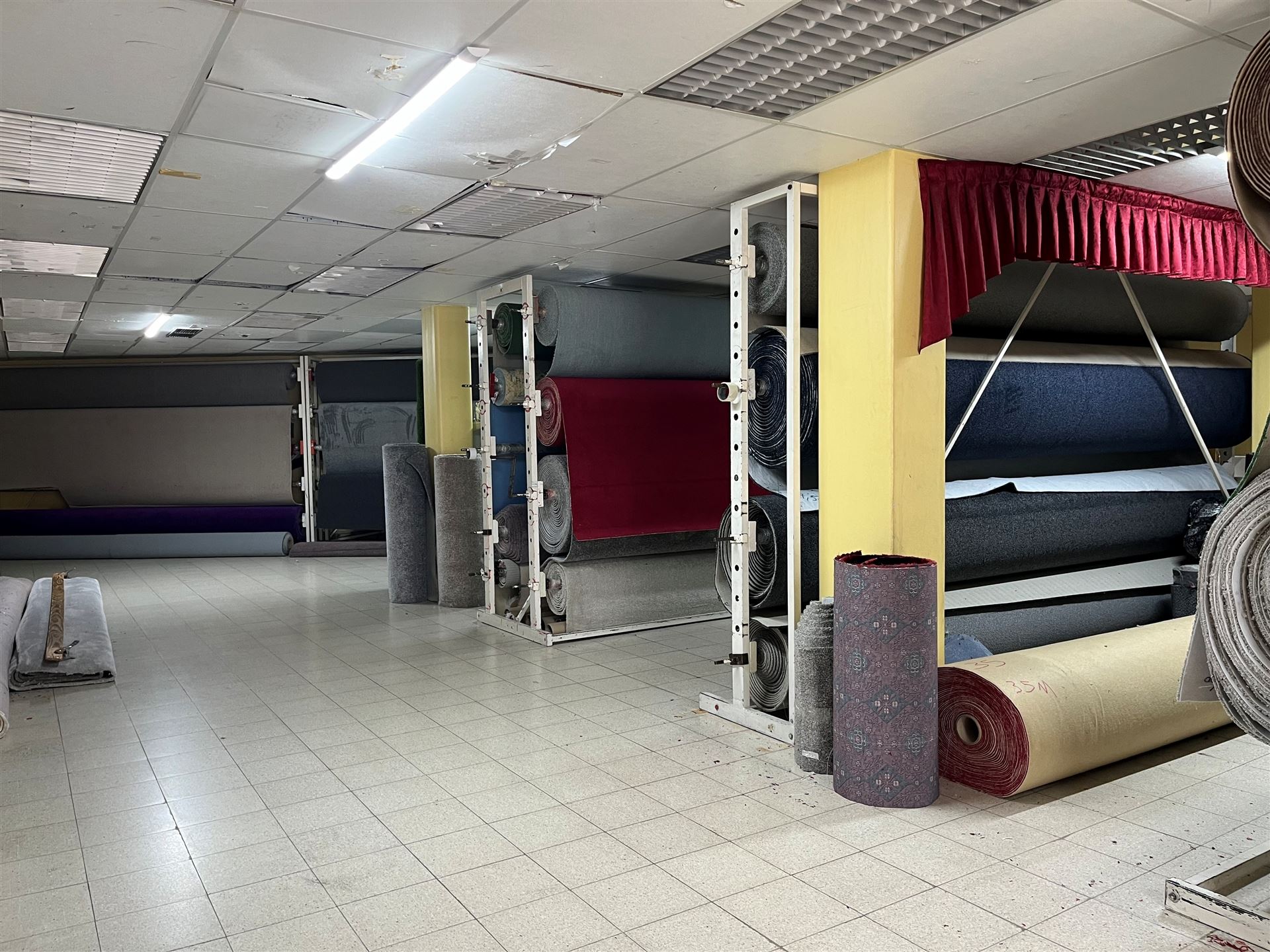 Appartementsgebouw met grote winkel (450m²) - foto 4