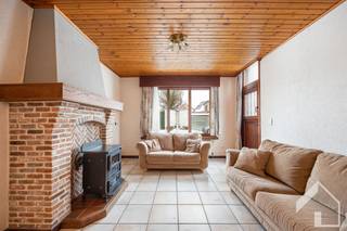 Deze op te frissen halfopen bebouwing is gelegen in een rustige en kindvriendelijke wijk in Broechem. De woning biedt een solide basis en tal...