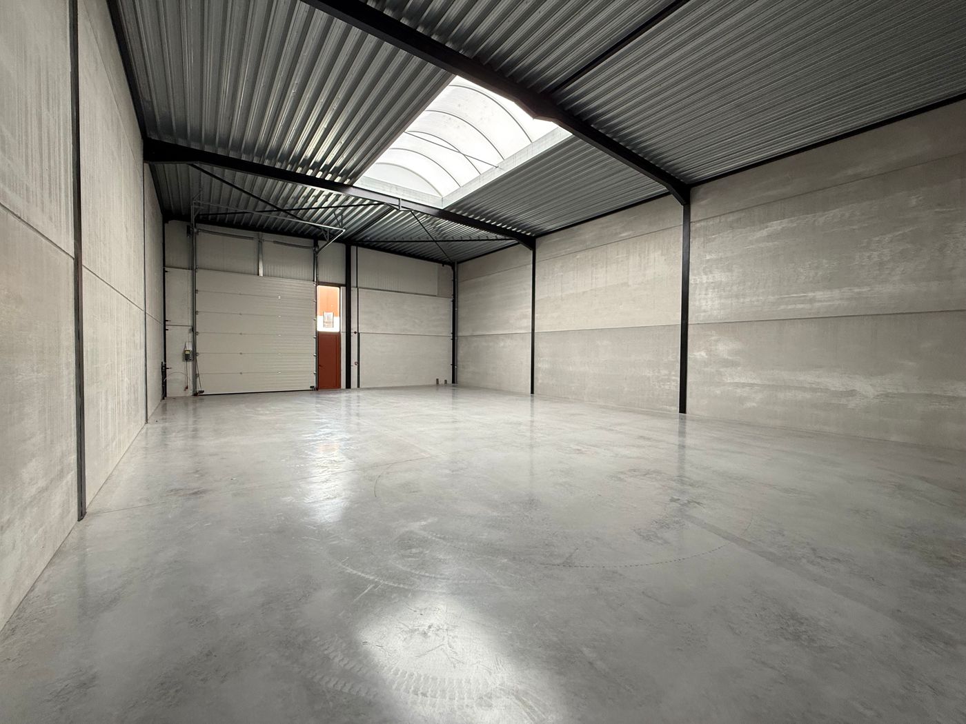225 m² unité PME nouvellement construite à 2 km du R4 - photo 3