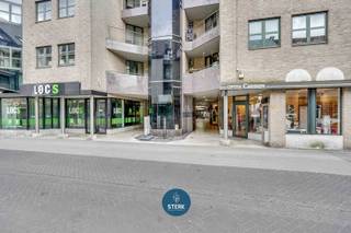 COMMERCIEEL PAND VAN 175 M² IN PASSAGE BEGAS, GELEGEN IN HARTJE LANAKEN !<br /><br />We vinden deze handelspand met een bruikbare oppervlakte van 175 m² terug op een perceel van 17a 77ca te Lanaken. <br /><br />Voor meer informatie, neem zeker een kijkje op onze website via de volgende link: <br />https://www.sterkvastgoedmakelaars.be/detail/te-koop-winkelruimte-lanaken/7625295?dosearch=True&flowstatus=ForSale,ForSaleReserved,ForSaleWithBid,ToCompleteForSale,SoldUnderReserve,Sold&pageindex=1&pagesize=12&searchpage=ForSale&sortdirection=DESC&sortfield=pub_flowstatus&transactiontype=Sale