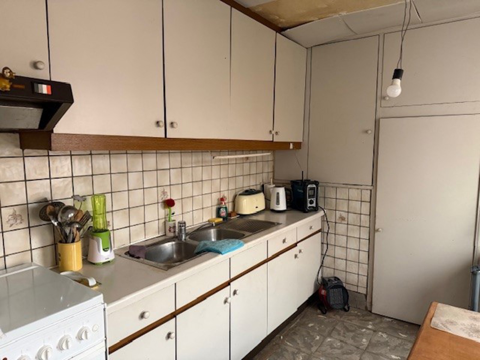 Karaktervolle woning met hoge plafonds – renovatieproject met veel potentieel. - foto 5