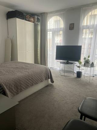<p>Discover this beautiful <strong>1-bedroom ground-floor apartment for rent in 2018 Antwerp</strong>, located in a pleasant and sought-after area. The apartment offers a comfortable and practical layout, making it an ideal home for a single person or couple.<span></span></p>
<p>The property features a spacious living area, a well-arranged kitchen, a comfortable bedroom and a bathroom. A great additional benefit is the <strong>garden</strong>, offering a pleasant outdoor space to enjoy, relax or have a coffee outside.</p>
<p>Thanks to its <strong>excellent location in Antwerp 2018</strong>, you are close to shops, public transport, restaurants and other everyday amenities. A lovely combination of comfort, location and outdoor space.</p>