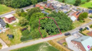 Deze bouwgrond is gelegen in een rustige en groene omgeving, maar toch dicht bij alle nodige voorzieningen zoals winkels, scholen en openbaar...