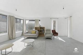 Te koop: lichtrijk nieuwbouwappartement in het centrum van Staden, op een rustige locatie met privé staanplaats. Dit appartement (bouwjaar 2024)...