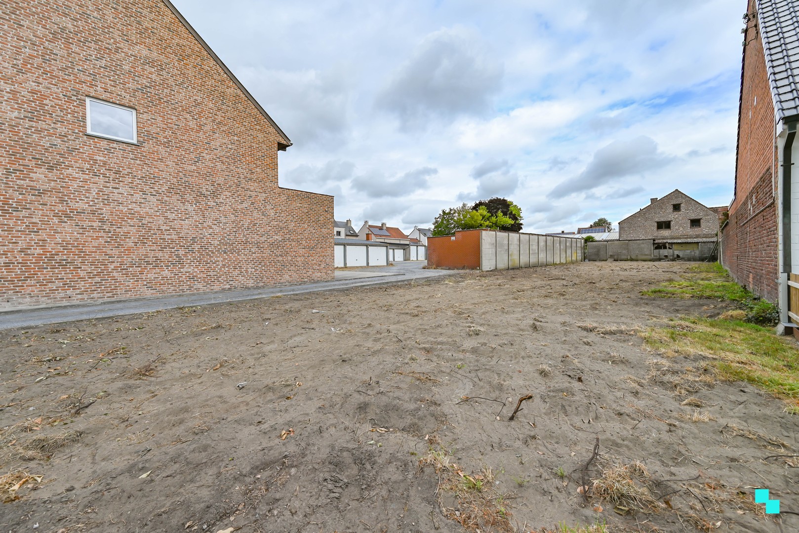 Bouwgrond zonder bouwverplichting van 551 m² voor halfopen bebouwing te Emelgem - photo 5