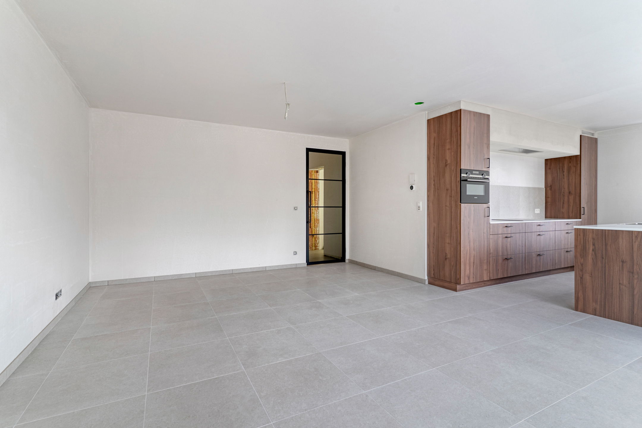 Hoogwaardig afgewerkt nieuwbouw appartement met 2 slaapkamers, terras en carport  - foto 5