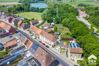 Op een perceel van maar liefst 1.497 m², volledig ingekleurd als woongebied, bevindt zich dit uitzonderlijk ontwikkelingsproject nabij de...