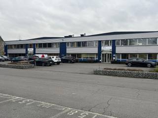 Magazijn van 1.152 m² en kantoren van in totaal 288m². Op deze logistieke site staan verschillende magazijnen te huur, met oppervlaktes vanaf...