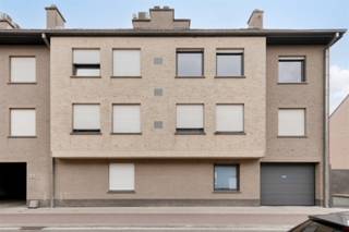 In het centrum van Merchtem op wandelafstand van tal van voorzieningen bevindt zich dit prachtige appartement met 2 ruime kamers, moderne keuken...