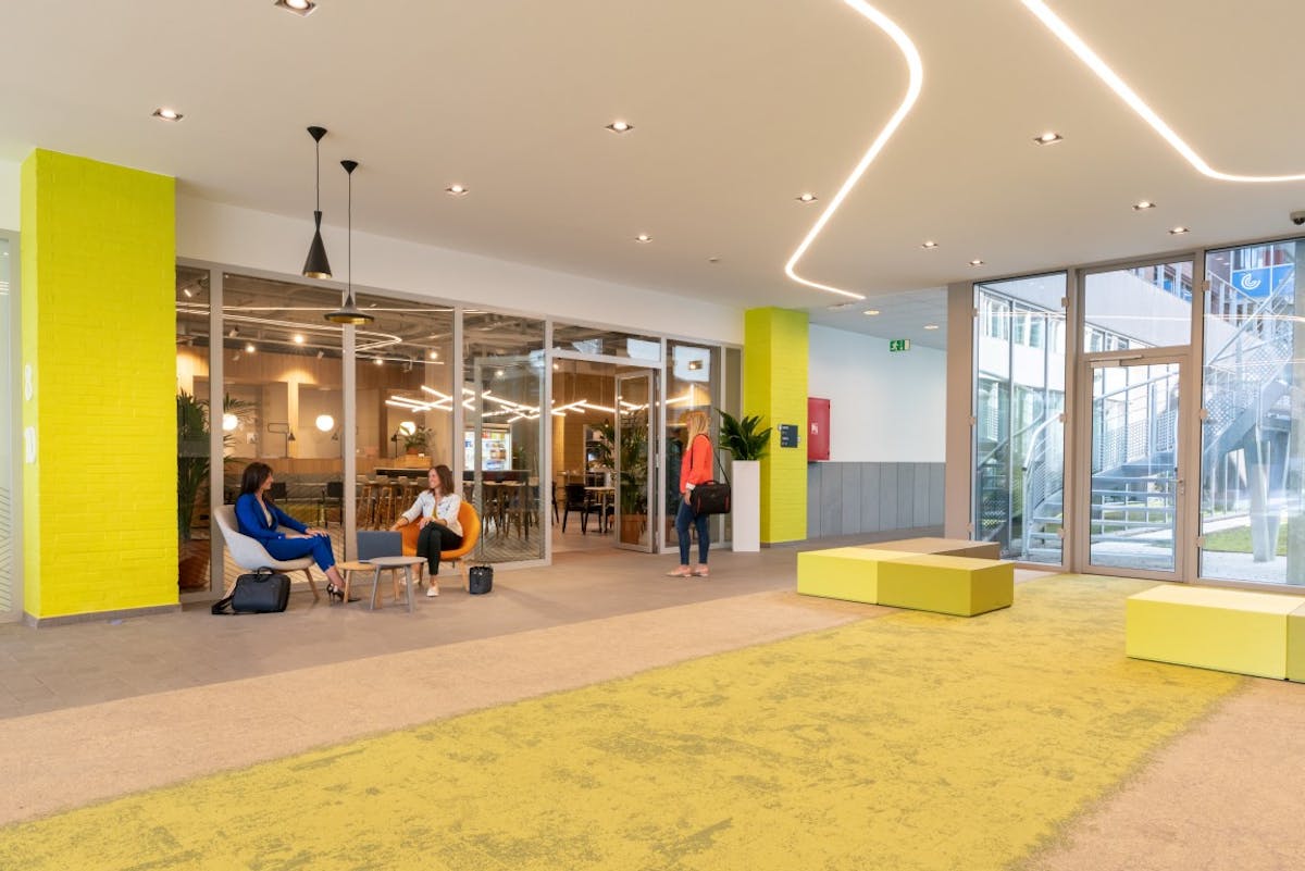Kantoorruimtes (12-35 m²) in coworking-ruimte Spaces Zuiderpoort te Gent - foto 4