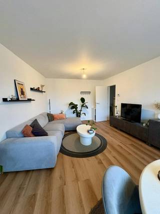 Appartement confortable à vendre juste à l'extérieur du grand ring de Hasselt. Il est situé dans une impasse, ce qui en fait également un...