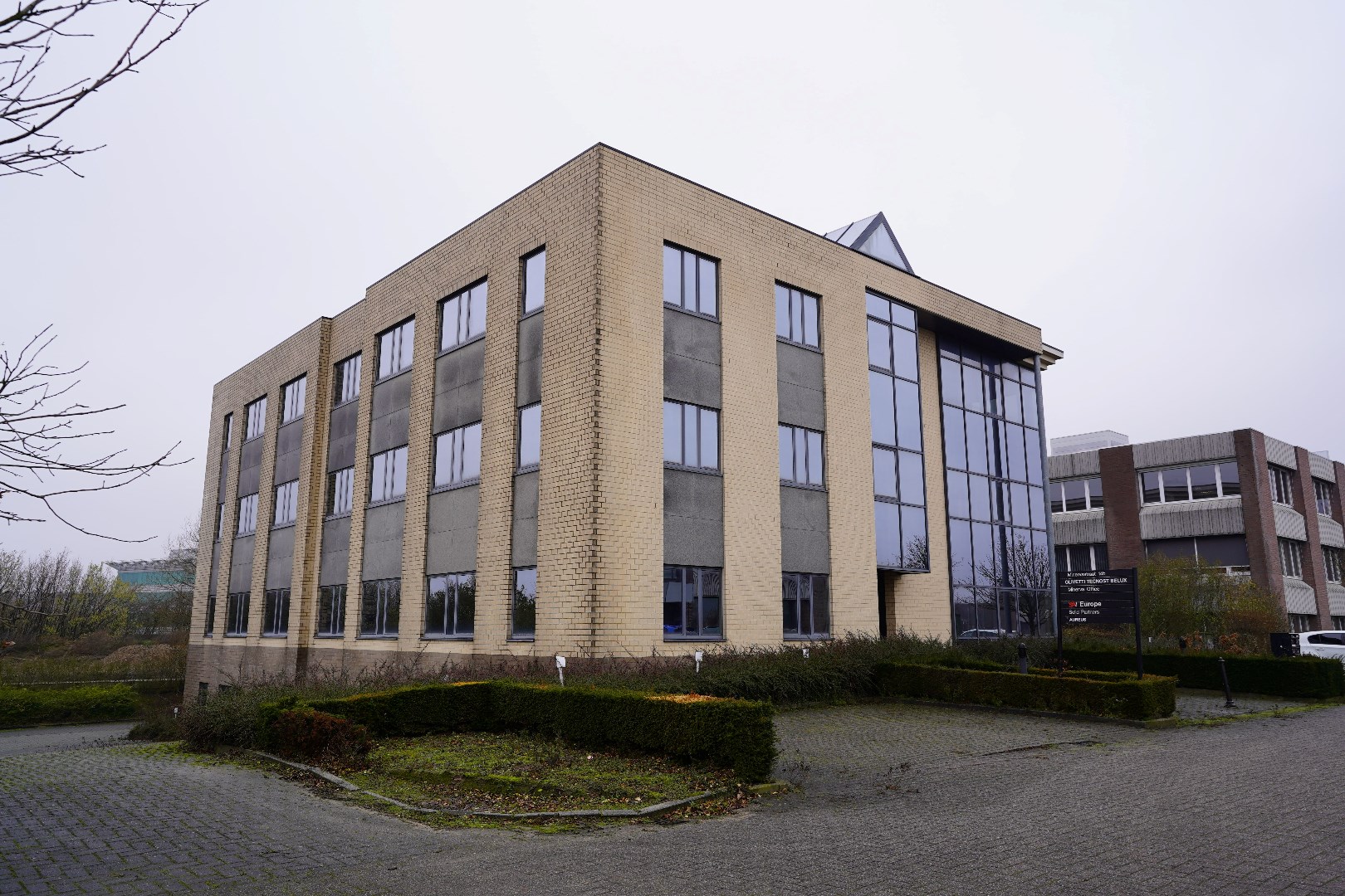 in mooi gebouw : 1e verdieping 489 m² incl 4 parkings - foto 3