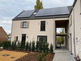 NIEUWBOUW prachtig afgewerkte woning met grote tuin, ideaal gelegen in een rustige buurt en op 25min van centrum Leuven.Gelijkvloers: Inkomhal, WC,...