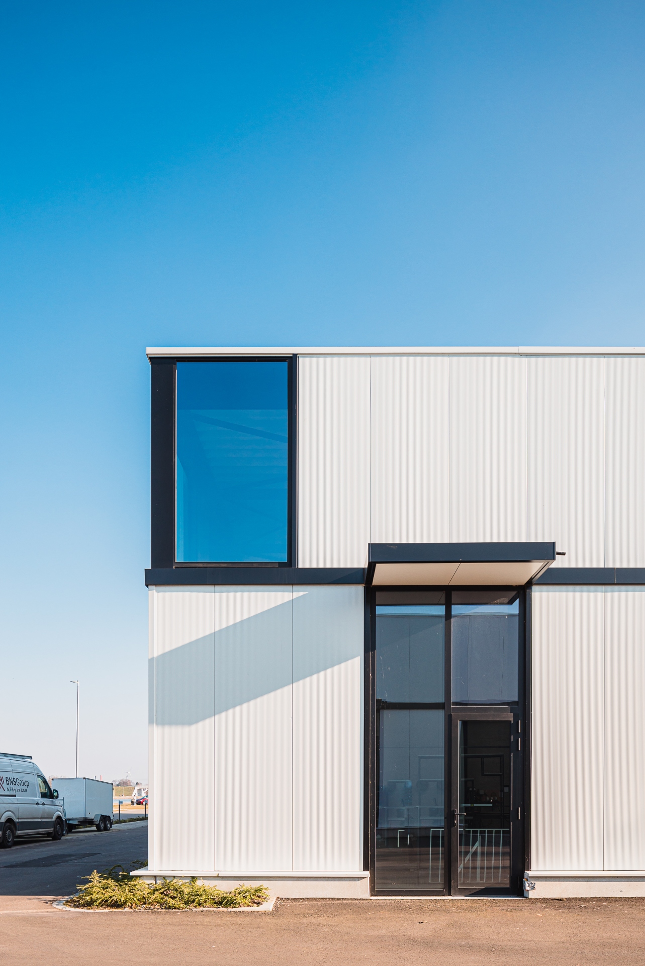 TE HUUR: KMO-unit met parkeerplaats en kantoorruimte - foto 4