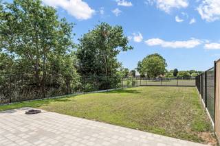 <p><span>Nieuwbouwwoning op uiterst rustige doch centraal gelegen perceel van circa 500m² te Beverlo!</span></p><p><span> </span></p><p><span>Belangrijkste troeven:</span></p><p><span>- Uiterst rustige doch centrale ligging</span></p><p><span>- Kwalitatief afgewerkt</span></p><p><span>- Epeil 10 = 5 jaar vrijstelling Kadastraal inkomen!</span></p><p><span>- Zonnepanelen</span></p><p><span>- Warmtepomp met vloerkoeling mogelijk</span></p><p><span>- pre-Airco voorziening aanwezig</span></p><p><span>- Volledig afgewerkt en omheinde tuin</span></p><p><span>- Keuken zelf nog te kiezen door koper!</span></p><p><span> </span></p><p><span>Bekijk zeker ook de grondplannen met de afmetingen. Zo krijgt u van thuis uit al een perfect beeld van wat deze woning te bieden heeft!</span></p><p><span> </span></p><p><span>Wenst u meer info of een vrijblijvende bezichtiging, contacteer dan ons kantoor op het nummer 011 85 15 15 en wij helpen u graag verder.</span></p>