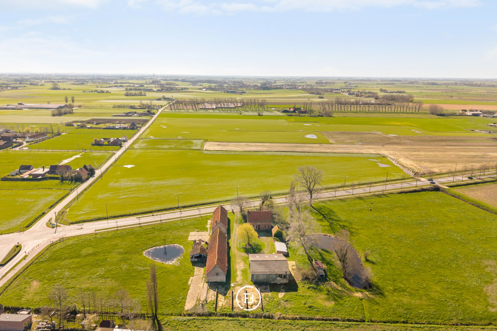 Hoeve met goedgekeurde bouwplannen - foto 4