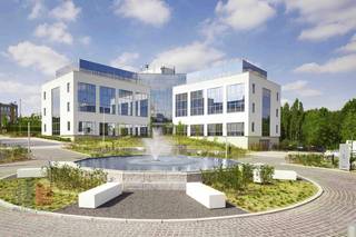 Kwalitatieve kantoorruimtes van 1.183 m² beschikbaar in Zaventem, gelegen op een absolute toplocatie met uitstekende visibiliteit vanaf de...