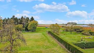 [[ DIT PAND NEEMT DEEL AAN DE ERA OPEN HUIZEN DAG OP 6/12 VAN 14:30 TOT 15:30 ]]
<p><strong>Energiezuinige 3 slaapkamer nieuwbouwwoning met inpandige garage op een terrein van 6a te Meensel-Kiezegem. De woning is volledig voltooid en instapklaar zoals te zien op de foto's. De buitenaanleg dient nog zelf te gebeuren.</strong></p><p><span>Bekijk deze woning </span>hier <span>alvast volledig virtueel zowel vanbinnen als vanbuiten.</span></p><p><u>Indeling</u>:</p><p><u>Gelijkvloers</u>: Inkomhal met gastentoilet, lichtrijke woonkamer met grote raampartijen en open keuken. De keuken is volledig uitgerust en voorzien van warme houttinten. Tussen de garage en de keuken bevindt zich de berging/ wasplaats. </p><p><u>Eerste verdieping</u>: Via de nachthal heeft u toegang tot de 3 slaapkamers, badkamer, afzonderlijk toilet en een berging. De badkamer is voorzien van een ligbad en douche.</p><p><u>Extra troeven</u>:</p><ul><li>BEN woning, eerste 5 jaar vrijgesteld van KI.</li><li>Inpandige garage</li><li>Groene regio met fiets- en wandelroutes</li><li>Nabij bushalte.</li><li>Regenwaterput van 10.000l.</li></ul><p><strong>Bel even voor een vrijblijvend bezoek of kijk zeker ook op </strong><strong>www.era.be/janssens</strong><strong> voor meer info en detail maten.</strong></p>